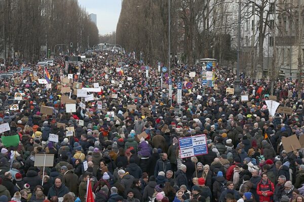 Etwa 250.000 Menschen protestierten im Januar 2024 gemeinsam gegen rechts, nachdem die Deportationspläne der AfD bekannt wurden