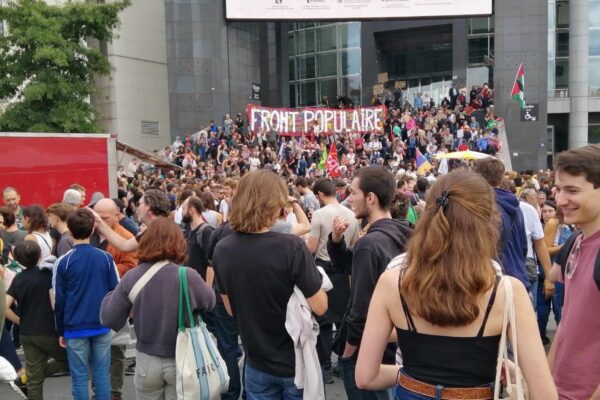 Protest gegen Macron und Barnier
