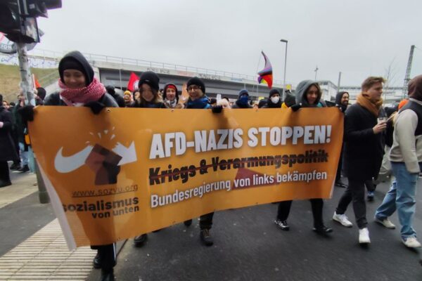 Demo gegen Nazi-Aufmarsch in Berlin