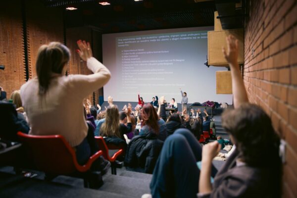 Studierende besetzen Universitäten in Serbien