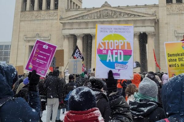Demonstration gegen die sogenannte Mahnwache der AfD in München