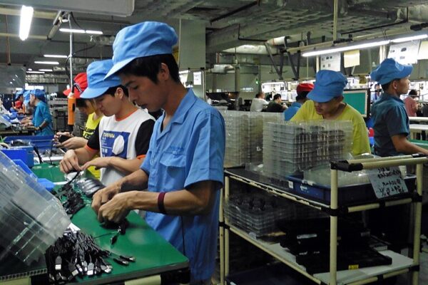 In China haben sich die Arbeitskämpfe wegen unbezahlter Löhne und Stellenabbau verschärft. 