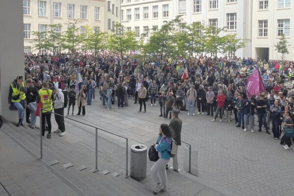 Tausende Studierende und Beschäftigte protestierten am 8. Juli hessenweit gegen die geplanten Kürzungen der schwarz-roten Landesregierung an hessischen Hochschulen.