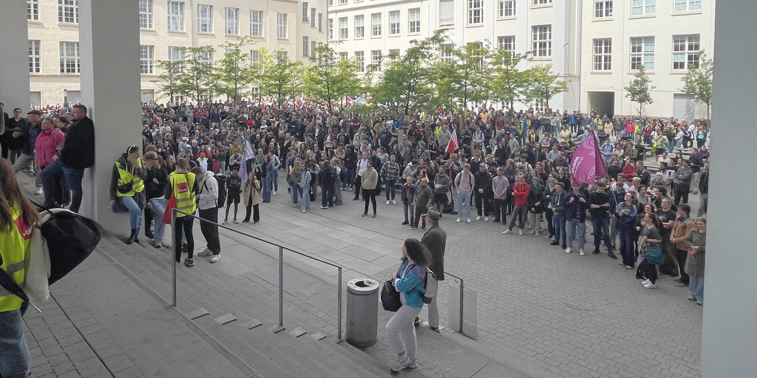 Tausende Studierende und Beschäftigte protestierten am 8. Juli hessenweit gegen die geplanten Kürzungen der schwarz-roten Landesregierung an hessischen Hochschulen.