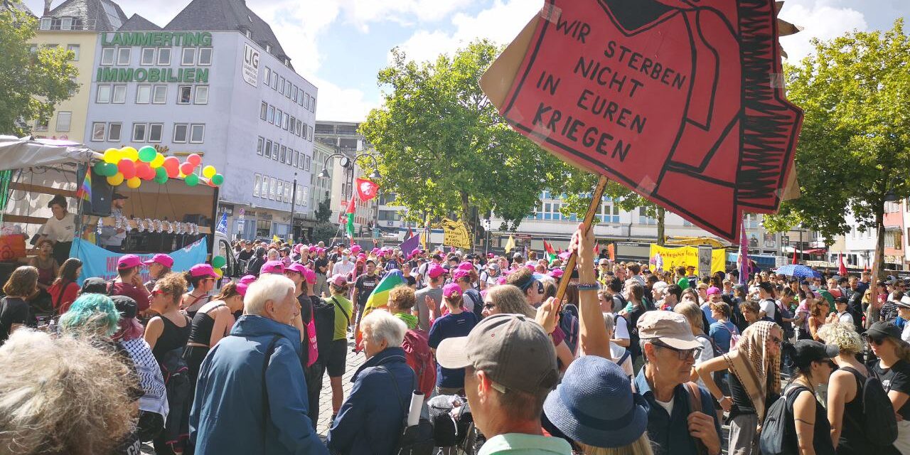 Demo von »Rheinmetall entwaffnen«