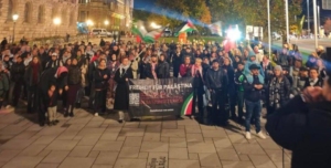 Aktivist:innen in Leipzig übergeben Unterschriften gegen Waffenlieferungen an Israel