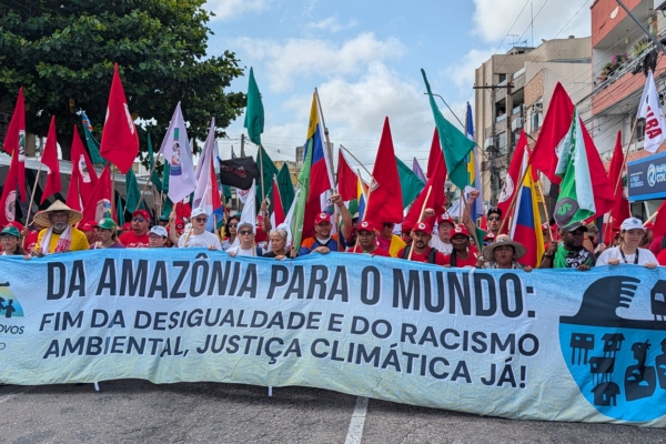 Massendemonstration in Belém gegen die Untätigkeit der COP30-Mitgliedsstaaten gegen die Klimakrise.