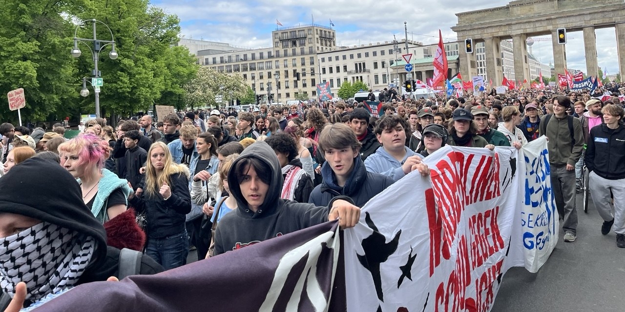Schulstreik gegen Wehrpflicht in Berlin